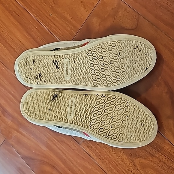 Burberry Women's White Leather Slip On Sz 37 1/2 or Size 7 - Picture 7 of 13